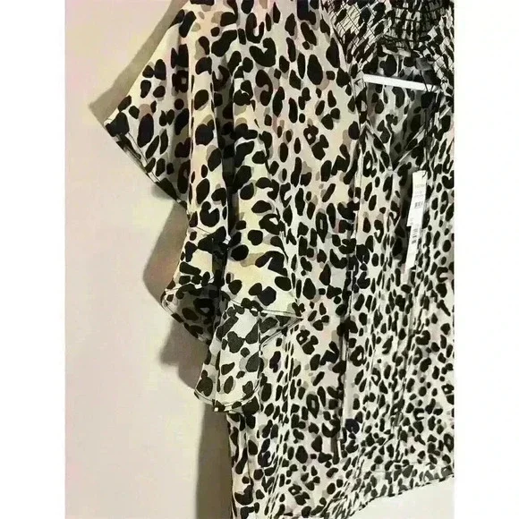 T Tahari Women's Desert Cheetah Print Blouse XS Short Sleeve Ruffled Neck Casual - Picture 2 of 12